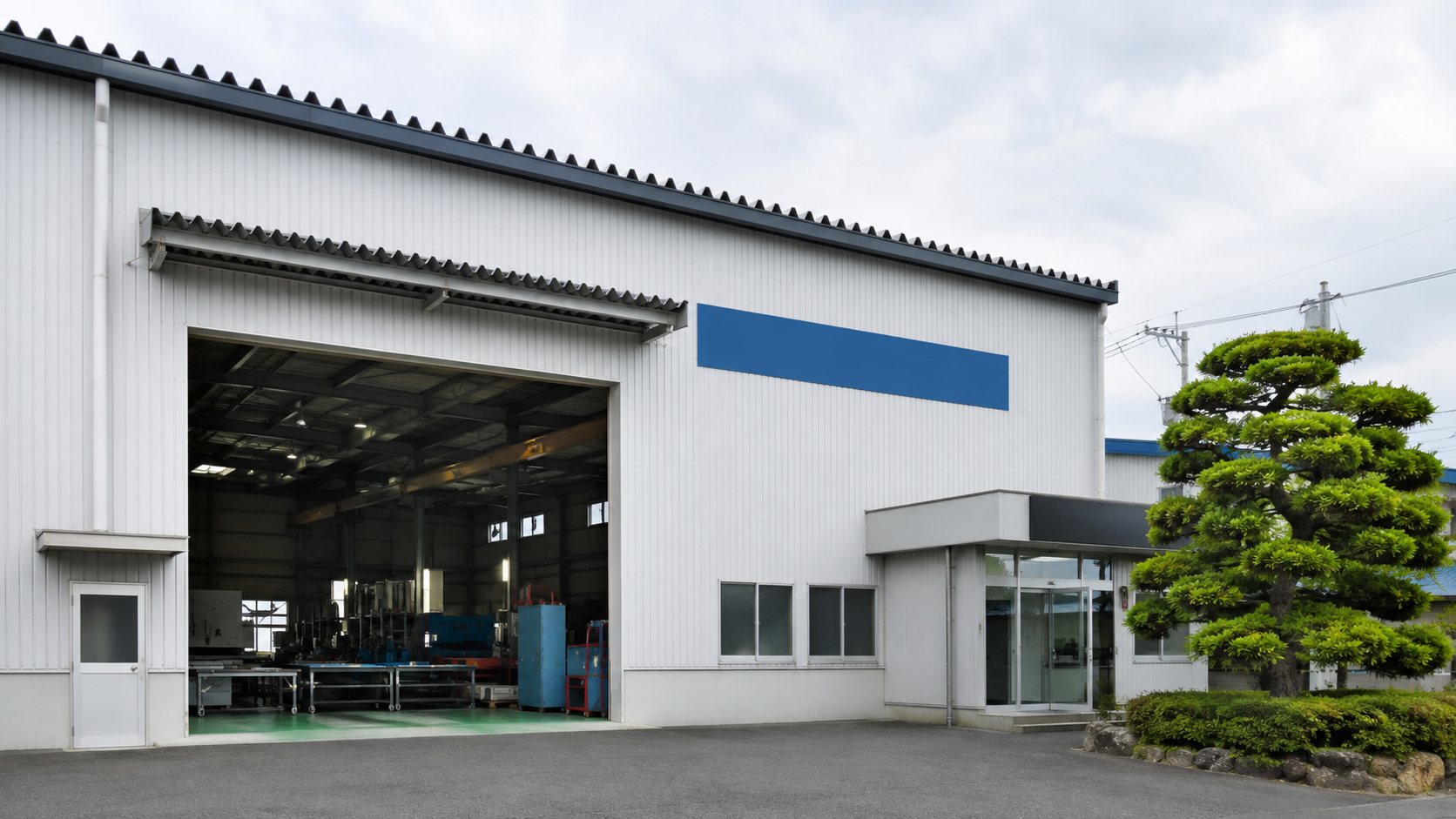 中村製作所の本社工場外観